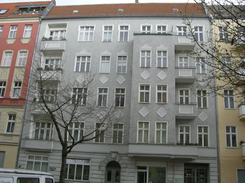 Alltagstaugliche, modernisierte 2-Zimmer-Wohnung im Prenzlauer Berg/Erich-Weinert-Kiez — photo 1